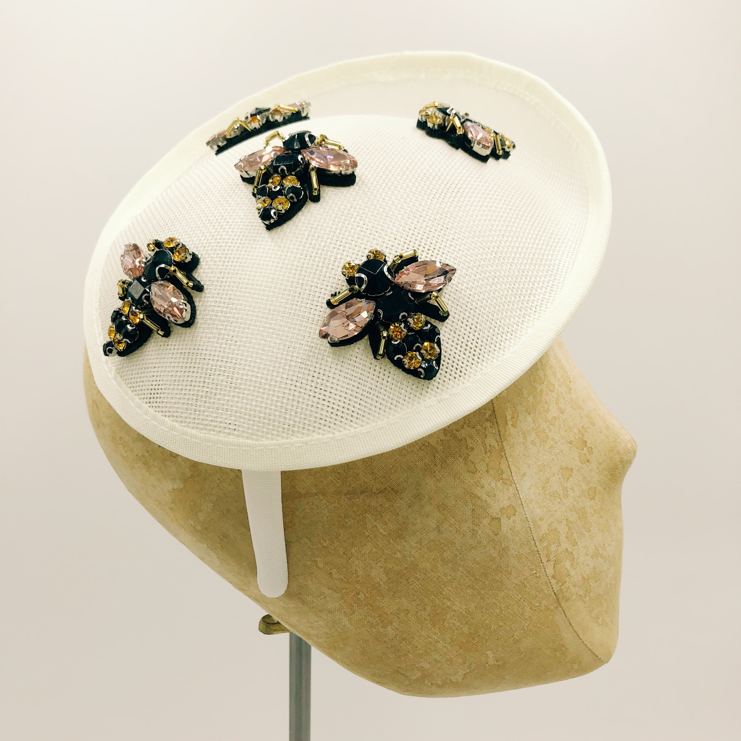 Cerchietto Limited Edition: Bee White Hat