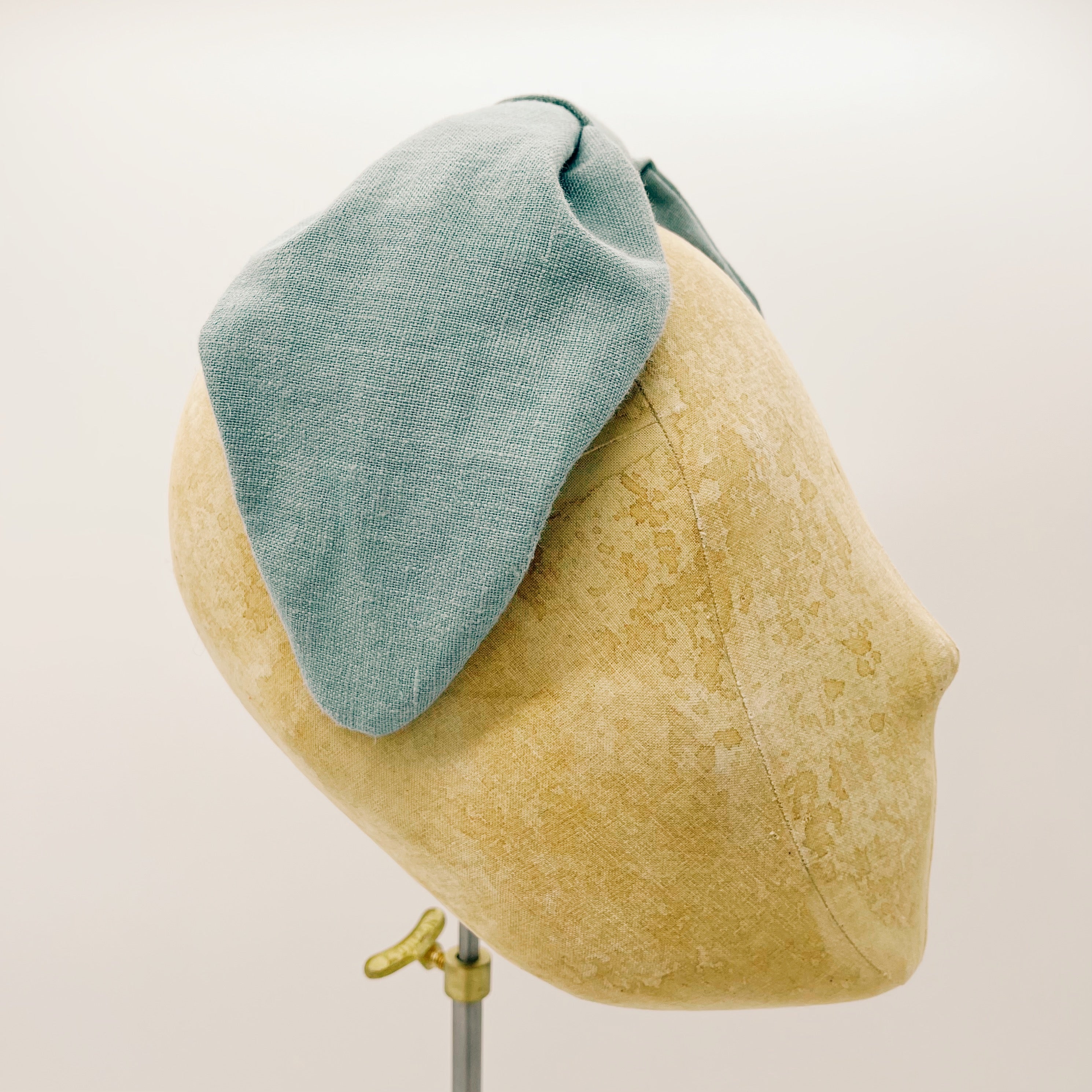 Serre-tête en lin Aqua Feuille Poussiéreuse